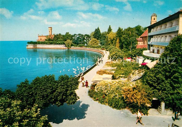 Langenargen Bodensee Uferpromenade mit Schloss Montfort