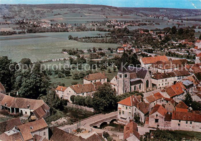 Conde-en-Brie Vue generale et pont sur la Dhuys vue aérienne