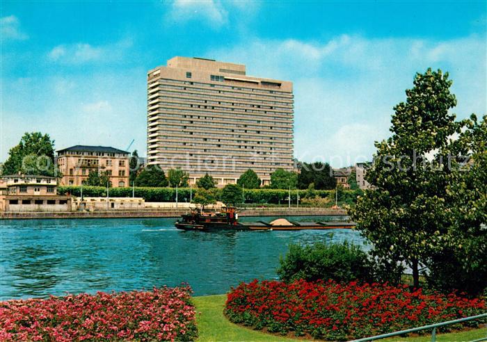Frankfurt Main Partie am Main mit Hotel Frankfurt Intercontinental Frachtkahn Bi