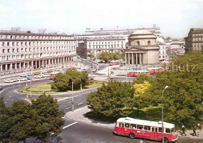 Warszawa Platz mit Bussen