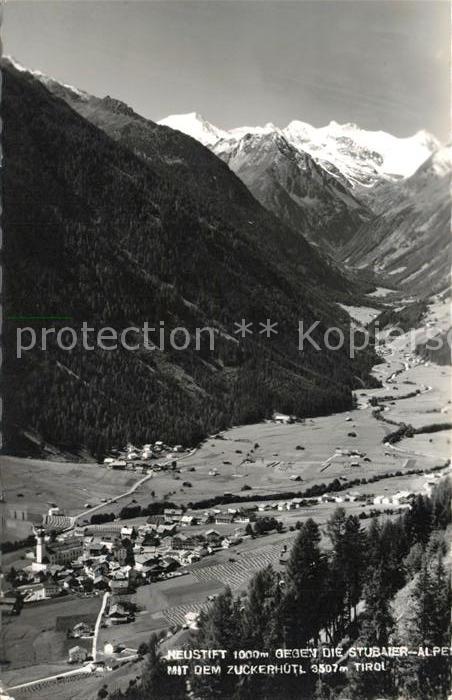 Neustift Stubaital Tirol mit Stubaier Alpen und Zuckerhuetl