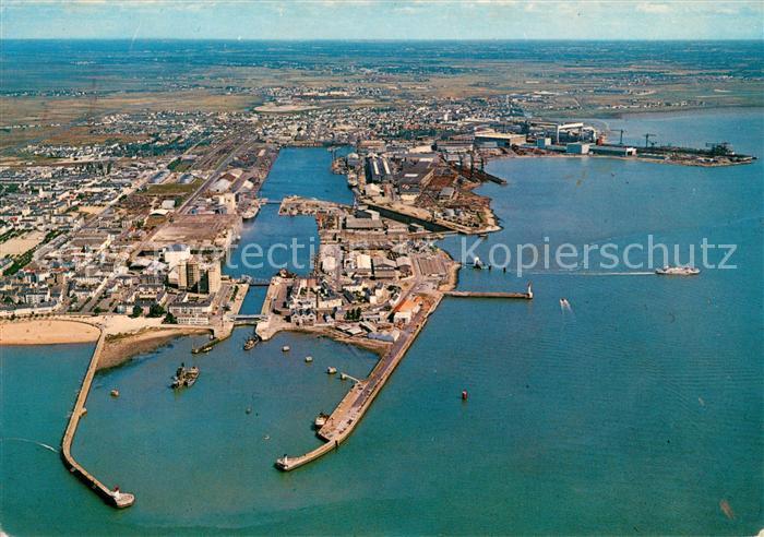Saint-Nazaire Loire-Atlantique Vue aerienne des chantiers navals Collection Coul