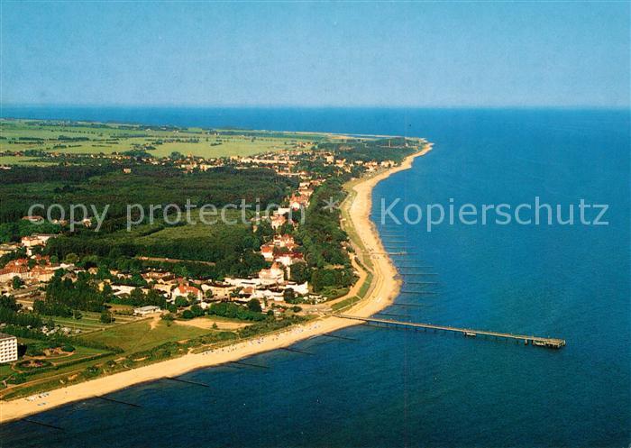 Kuehlungsborn Ostseebad mit Ortsteil Ost und Seebruecke Fliegeraufnahme