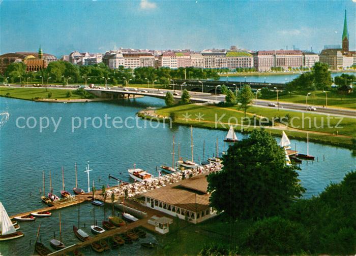 Hamburg Alte und Neue Lombardsbruecke mit Blick auf die Stadt