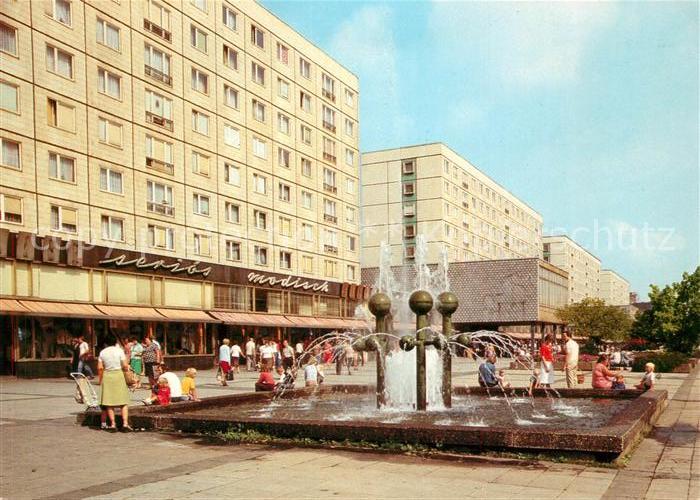 Magdeburg Karl Marx Strasse Plattenbauten Springbrunnen