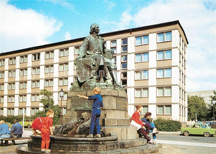 Magdeburg Alter Markt Denkmal Otto von Guericke Plattenbau