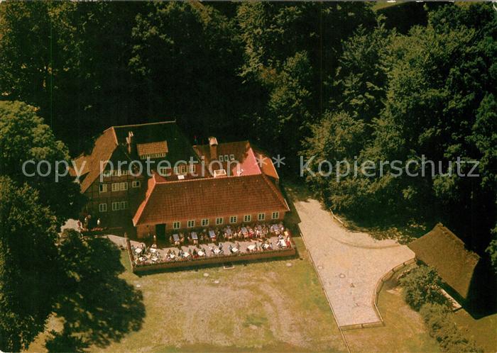 Wilsede Lueneburger Heide Naturschutzpark Lueneburger Heide Zum Heidemuseum Flie
