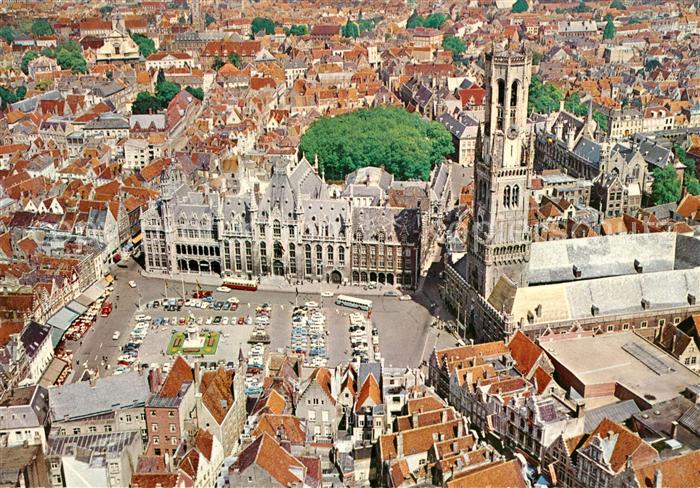 BRUGGE Bruges Belgie Fliegeraufnahme mit Kirche