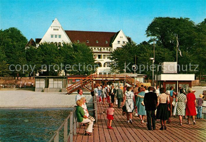Gluecksburg Ostseebad Blick vom Schiffsanleger zum Matthias Claudius Heim