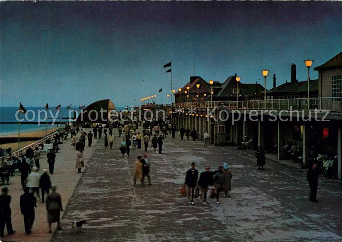 Westerland Sylt Abend auf der Kurpromenade