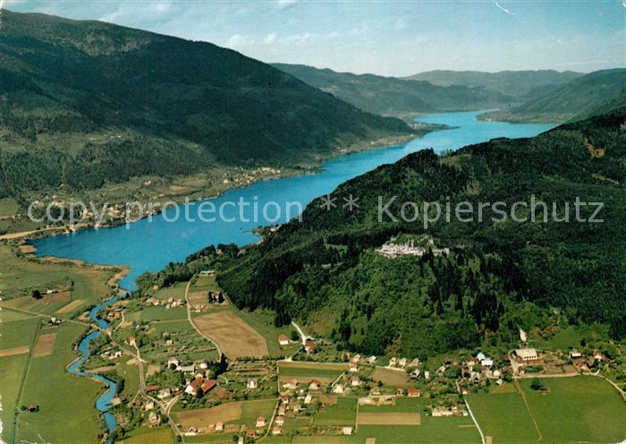Ossiachersee mit Ruine Landskron Fliegeraufnahme