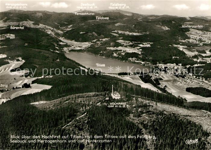 Titisee Blick ueber den Hochfirst auf den Feldberg Seebuck Herzogenhorn Hinterza