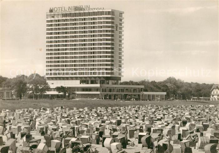Rostock-Warnemuende Strand am Hotel Neptun