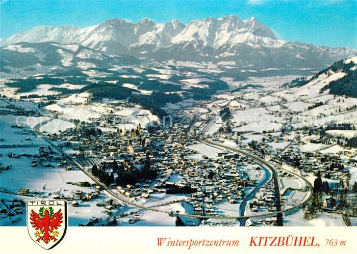 Kitzbuehel Tirol mit Schwarzsee Schloss Lehenburg Kaisergebirge im Winter Fliege
