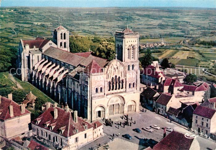 Vezelay Basilique de la Madeleine vue aérienne