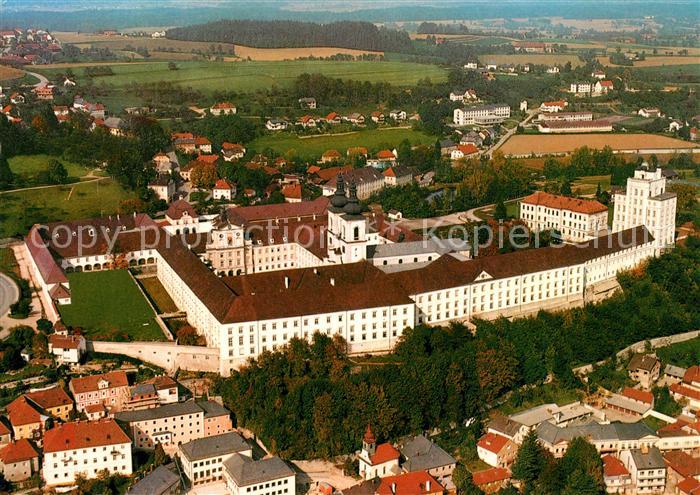 Kremsmuenster Benediktinerstift Kloster Fliegeraufnahme