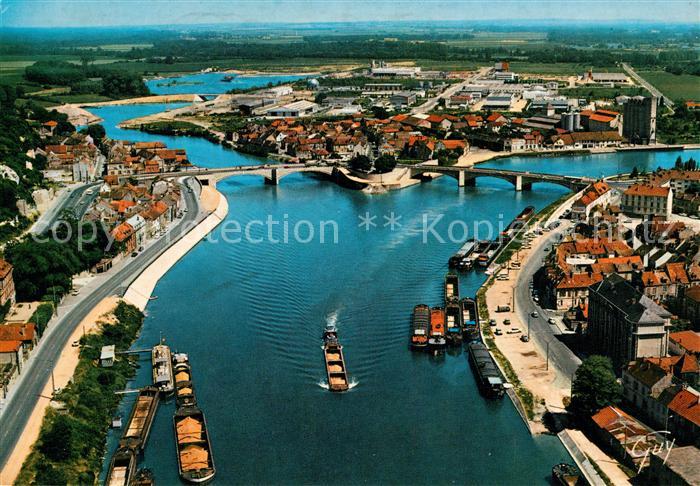 Montereau-Fault-Yonne La Seine avec son confluent avec l'Yonne Zone industrielle