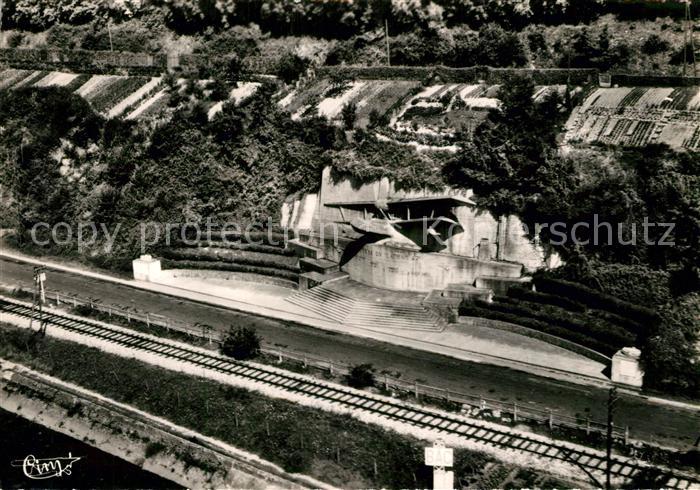 Caudebec-en-Caux Monument du Lathan Vue aerienne
