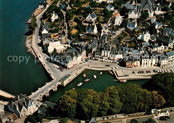 Auray Le pont et le port de St Goustan Vue aerienne