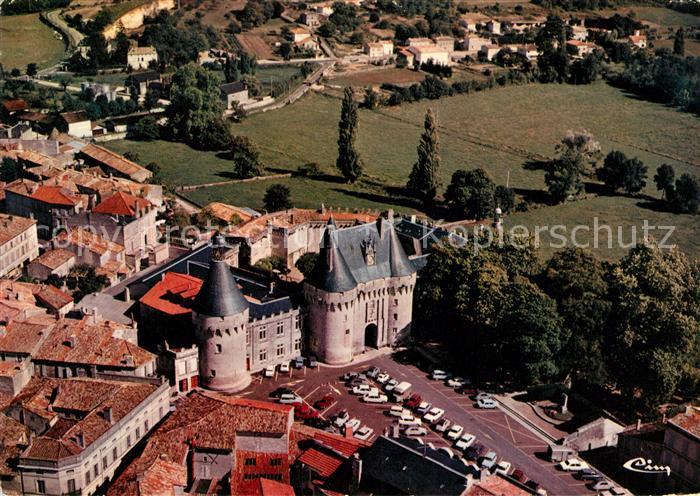 Jonzac Chateau vue aerienne