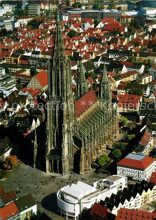 Ulm Donau Spaetgotisches Muenster Hoechste Kirchturm der Welt Fliegeraufnahme