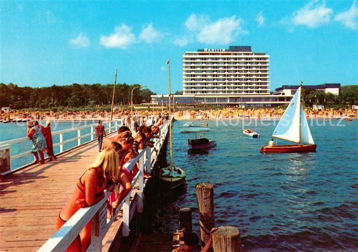 Timmendorfer Strand Seebruecke mit Hotel und Kongresszentrum Maritim