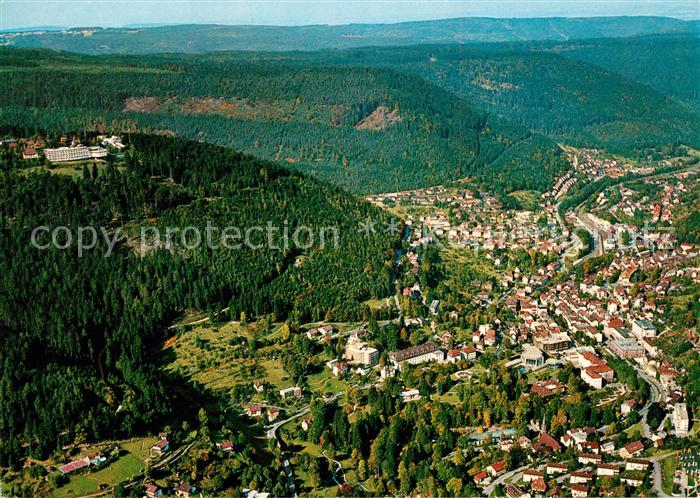 Wildbad Schwarzwald Fliegeraufnahme mit Thermalbad und Sommerberg