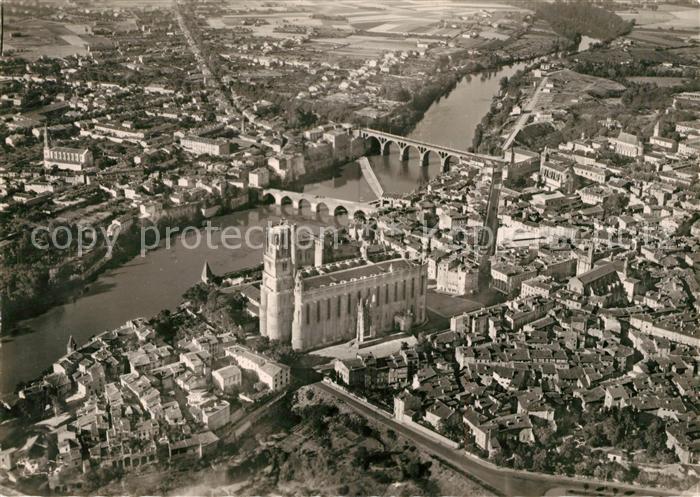 Albi Tarn Vue panoramique aerienne sur la Cathedrale Le Tarn et les Ponts