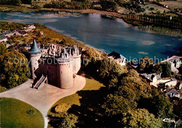 Combourg Vue aerienne Le Chateau feodal