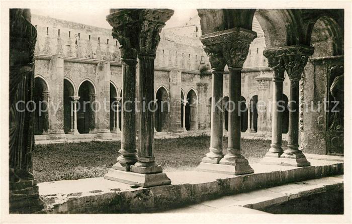 Arles Bouches-du-Rhone Cloitre Saint Trophime