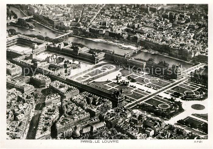 Paris Fliegeraufnahme Louvre