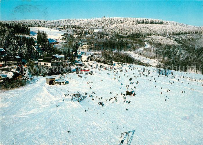 Neuastenberg Blick auf Kahlen Asten Wintersportplatz Fliegeraufnahme
