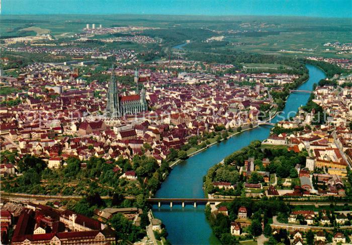 Ulm Donau Stadtbild mit Ulmer Muenster Fliegeraufnahme