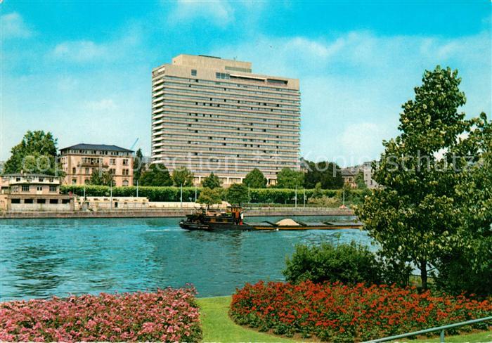 Frankfurt Main Partie am Main mit Hotel Frankfurt Intercontinental