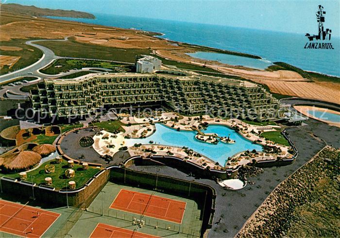 Lanzarote Kanarische Inseln Hotel Las Salinas Flugaufnahme Tennisplaetze