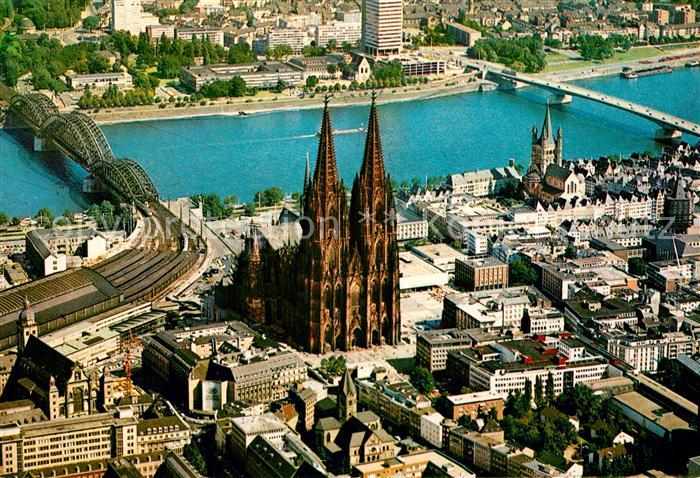 Koeln Rhein Fliegeraufnahme mit Dom Rhein