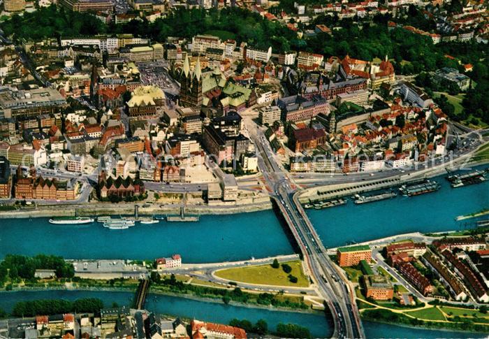 BREMEN  DE Fliegeraufnahme mit Dom Weser