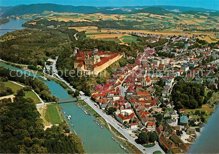 Melk Donau Fliegeraufnahme Benediktinerstift