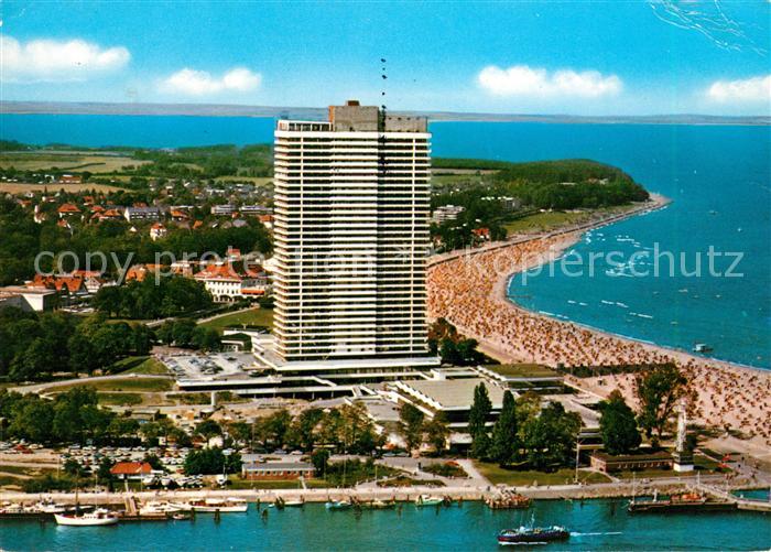 Travemuende Ostseebad Hotel am Strand Hafeneinfahrt Fliegeraufnahme
