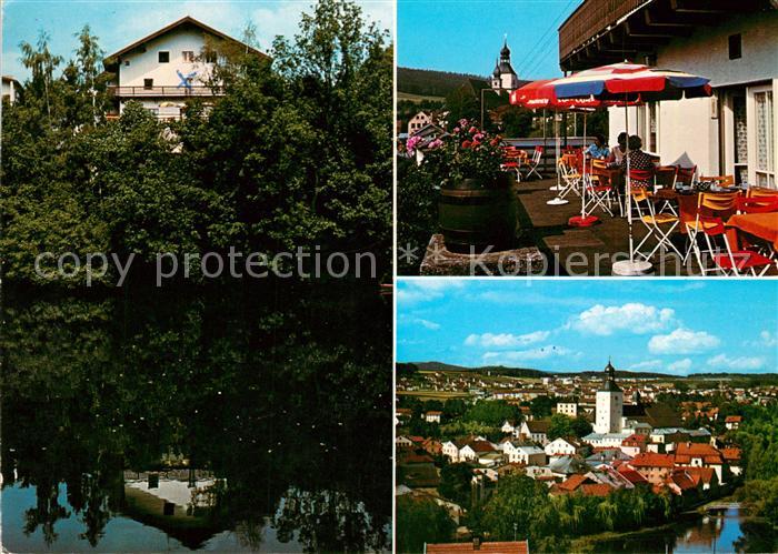 Regen Gasthof Pension Zellnerhof Terrasse Ortsansicht mit Kirche