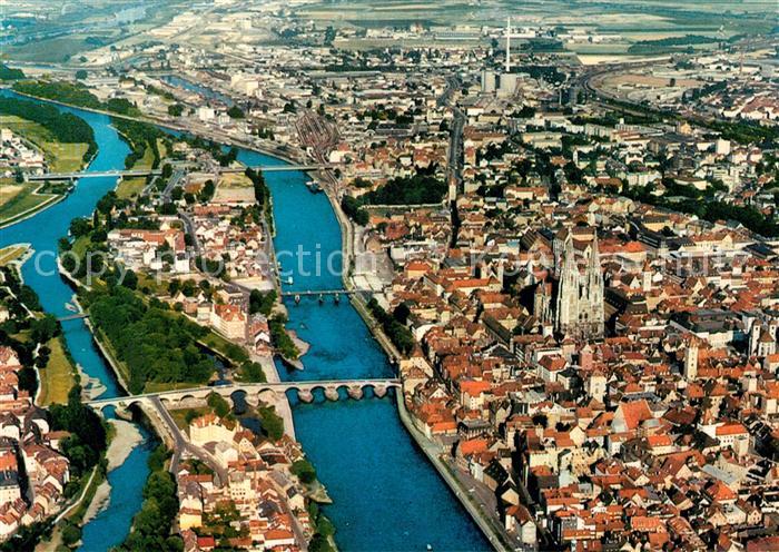 REGENSBURG Bayern 2000jaehrige Stadt an der Donau Fliegeraufnahme