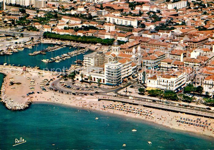 Saint-Raphael Var Vue aérienne sur la plage et le port Cote d Azur