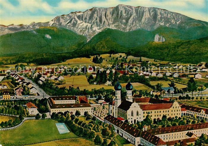 Benediktbeuern Stadtbild mit Kloster und Benediktenwand Bayerische Voralpen