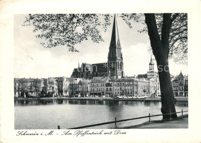 Schwerin Mecklenburg Pfaffenteich mit Dom