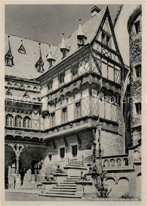 Wernigerode Harz Feudalmuseum Schloss Wernigerode Innenhof mit Fachwerkbau