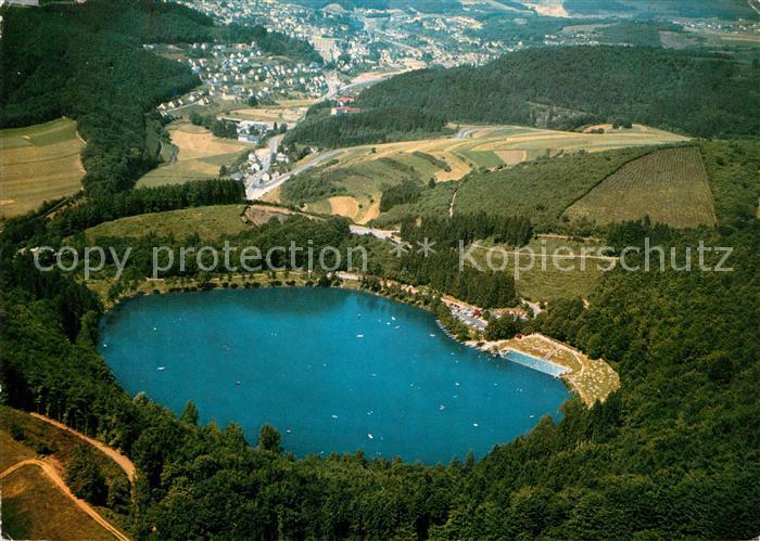 Gemuendener Maar Daun Vulkaneifel Rheinland-Pfalz Fliegeraufnahme