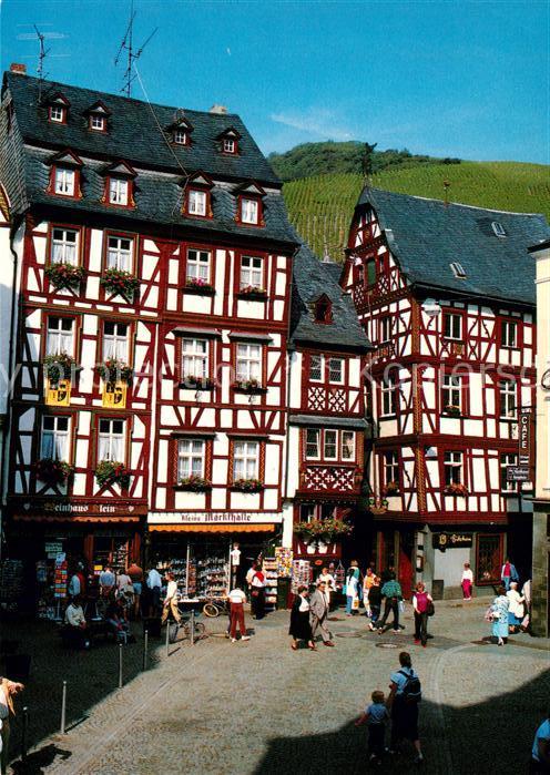 Bernkastel-Kues Marktplatz Altstadt Fachwerkhaeuser