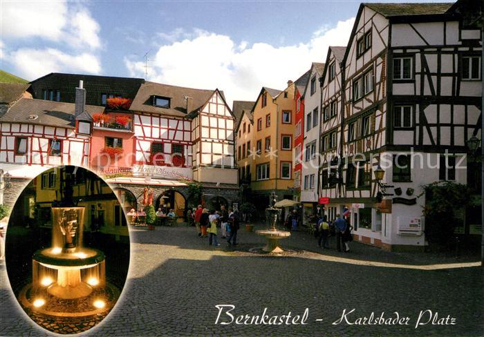 Bernkastel-Kues Karlsbader Platz Altstadt Fachwerkhaeuser Brunnen