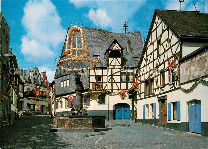 Winningen Mosel Weinhexenbrunnen Altstadt Fachwerkhaeuser