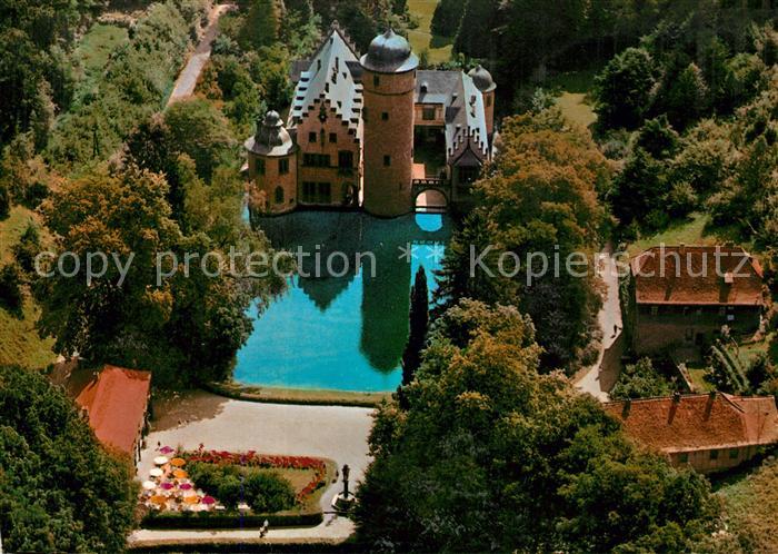 Mespelbrunn Schloss im Spessart Fliegeraufnahme